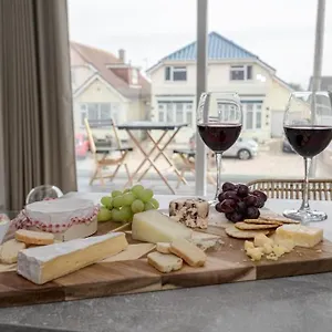https://bournecoast-stylish-flat-with-sea-glimpses-fm8405.tophotelsbath.com